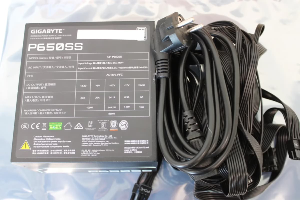Gigabyte 650W GP-P650SS GEU1
